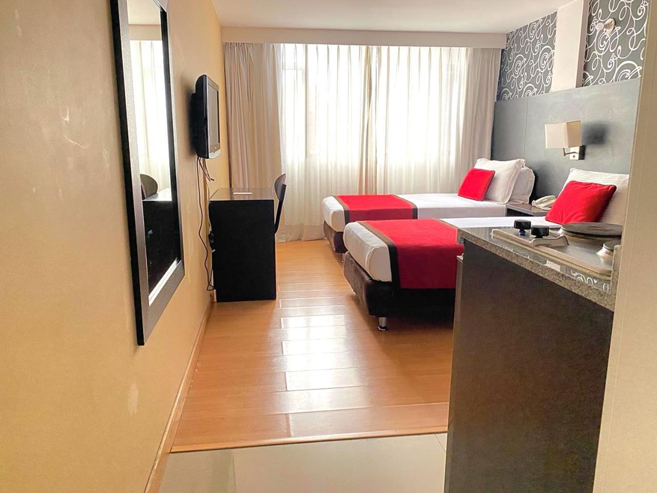 Hotel Silver Javeriana By Hospedium Bogotá Extérieur photo